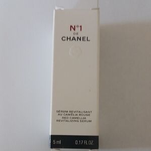 CHANEL N°1 Red Camellia Revitalizing Serum - White and Black Box with Red Accent